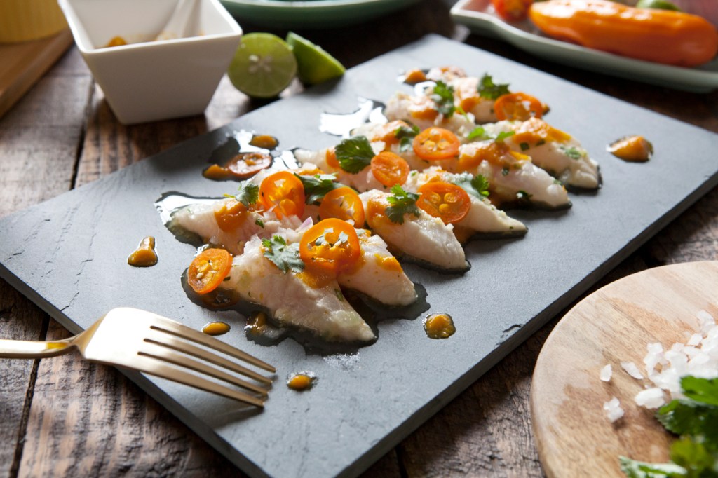 Tiradito en crema de ajíes