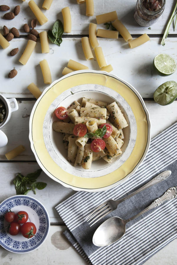 Rigatoni con pesto de anchoas y&nbsp;perejil
